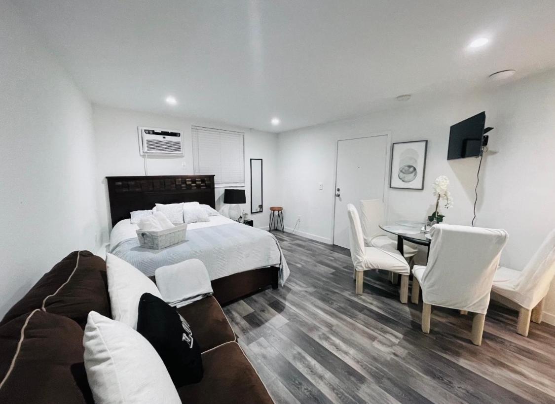 Lovely Sherman Oaks Studio Лос Анджелис Екстериор снимка